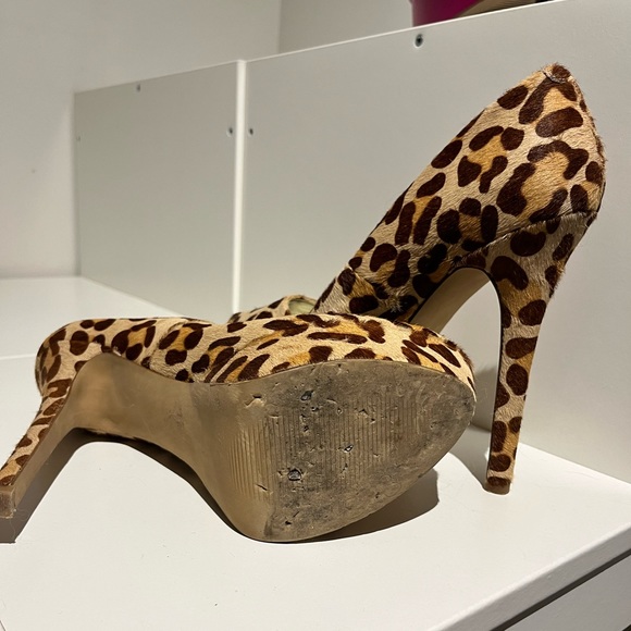 Cowhide Leopard Print Platform Heels - Picture 4 of 5
